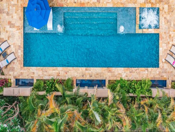 Kihei Luxury Vacation Pool House 6 Bedrooms Walk to Beach