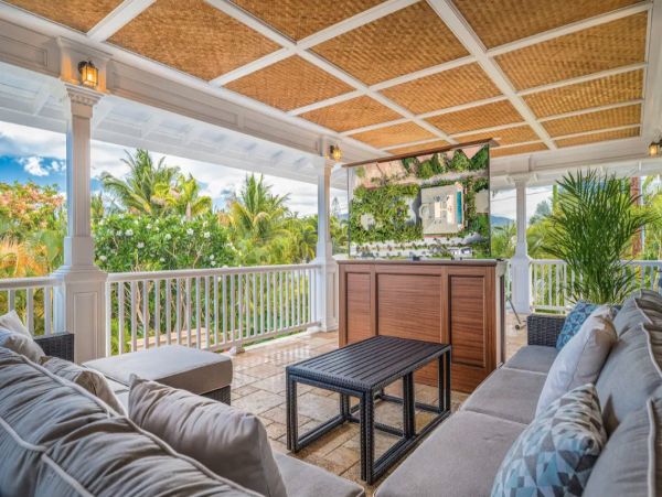 Kihei Luxury Vacation Pool House 6 Bedrooms Walk to Beach