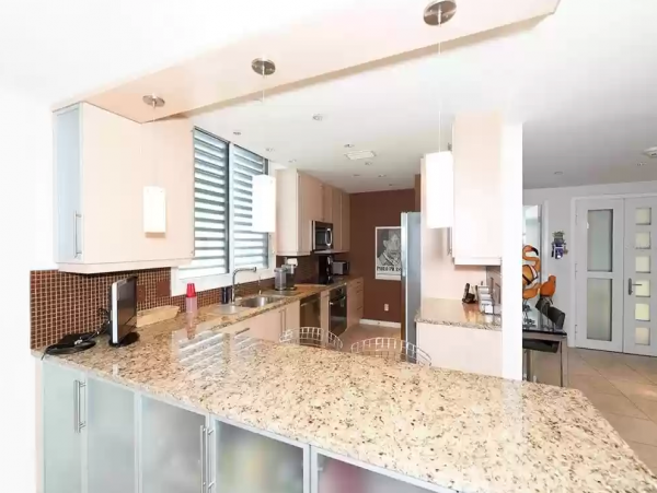 Luxury Beachplace Condo on 4th floor Corner unit