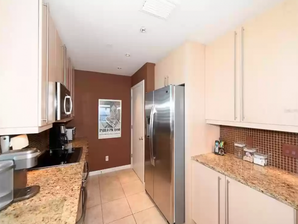 Luxury Beachplace Condo on 4th floor Corner unit