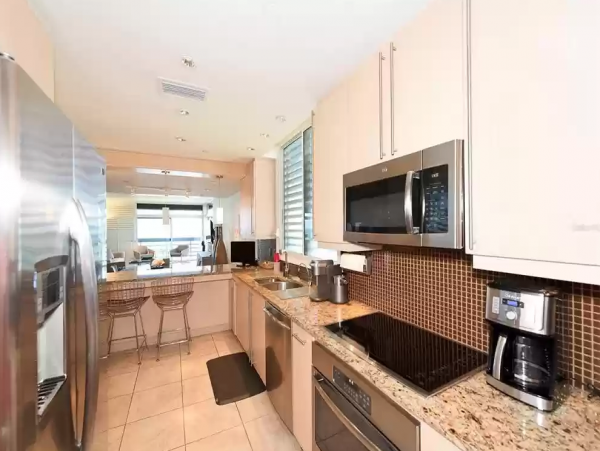 Luxury Beachplace Condo on 4th floor Corner unit