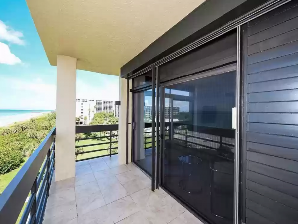 Luxury Beachplace Condo on 4th floor Corner unit