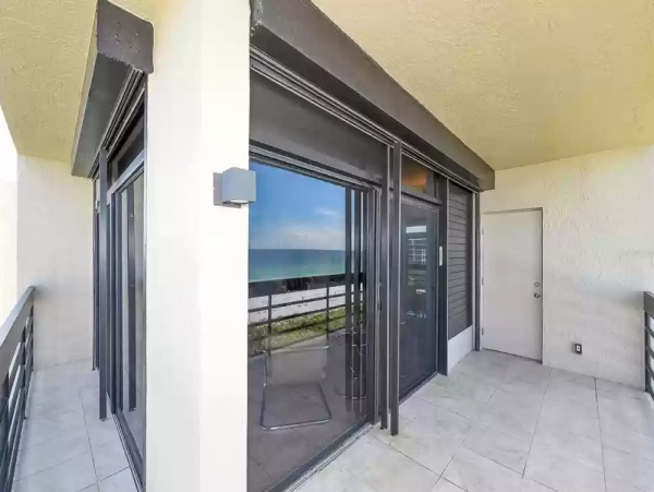 Luxury Beachplace Condo on 4th floor Corner unit