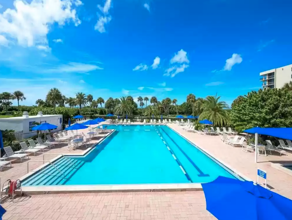 Luxury Beachplace Condo on 4th floor Corner unit