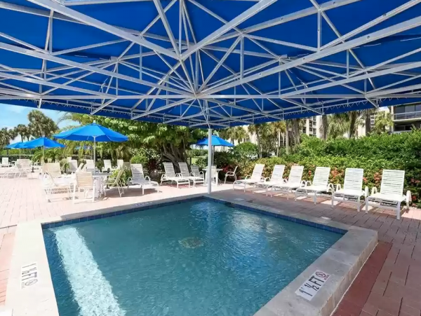 Luxury Beachplace Condo on 4th floor Corner unit