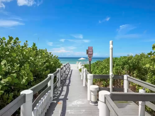 Luxury Beachplace Condo on 4th floor Corner unit