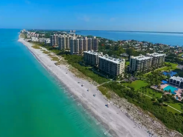 Luxury Beachplace Condo on 4th floor Corner unit