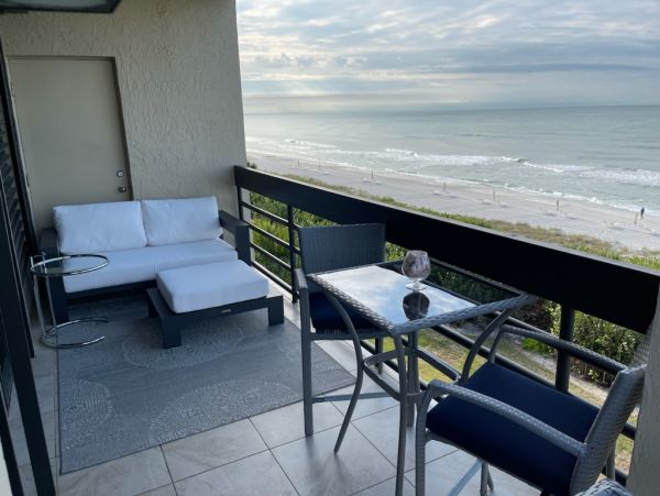 Luxury Beachplace Condo on 4th floor Corner unit