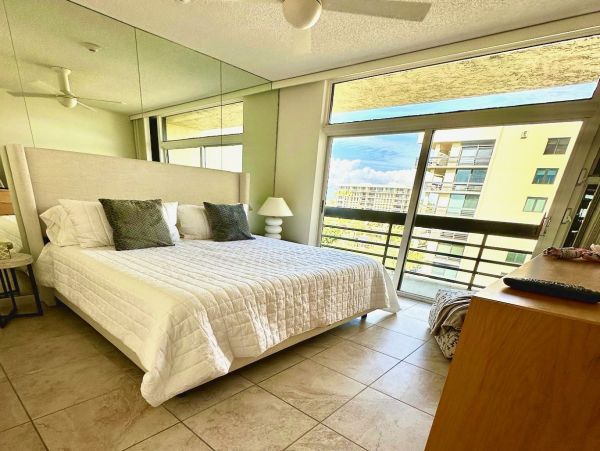 Luxury Beachplace Condo on 4th floor Corner unit