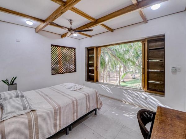 La Javilla Vacation Pool Home Four Bedroom On Beach