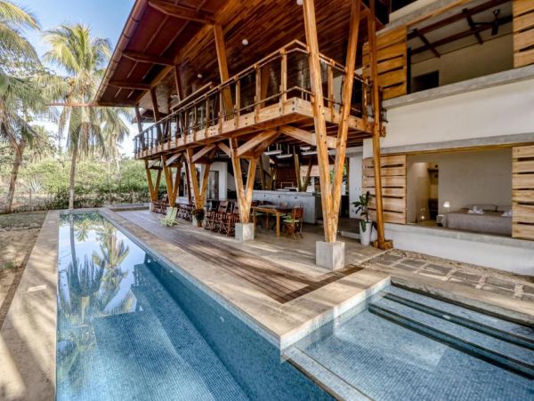 La Javilla Vacation Pool Home Four Bedroom On Beach