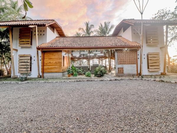 La Javilla Vacation Pool Home Four Bedroom On Beach