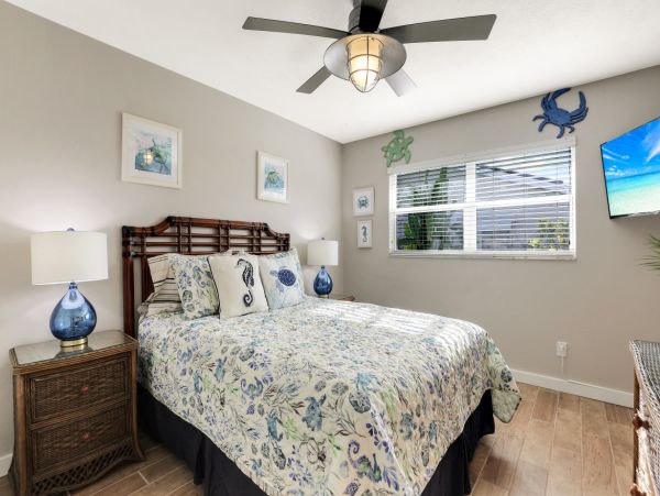 Luxury Vacation Home in Cape Coral with Private Pool Sleeps 6