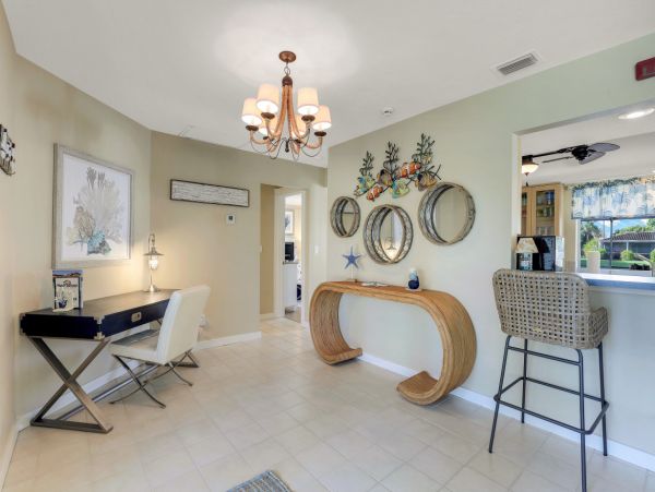 Luxury Vacation Home in Cape Coral with Private Pool Sleeps 6