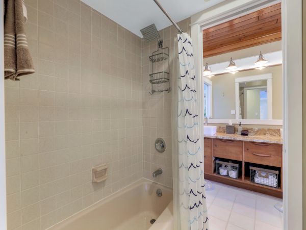 Luxury Vacation Home in Cape Coral with Private Pool Sleeps 6