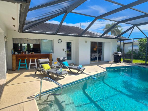 Luxury Vacation Home in Cape Coral with Private Pool Sleeps 6