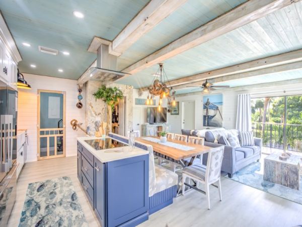 Beautiful Two Bedroom Condo in Marathon Sleeps 6