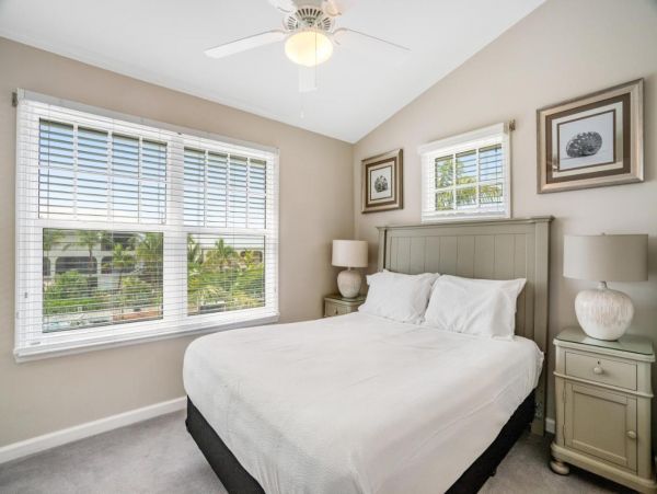 Waterfront 2 Bedroom Townhome in Marathon