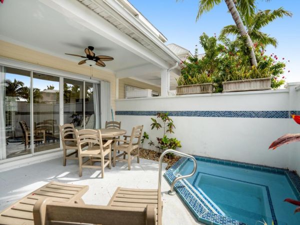 Waterfront 2 Bedroom Townhome in Marathon