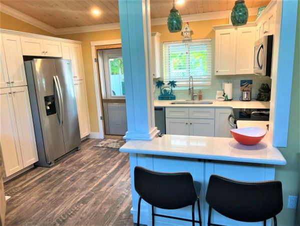 Holmes Beach Two Bedroom Duplex Few Blocks from Beach