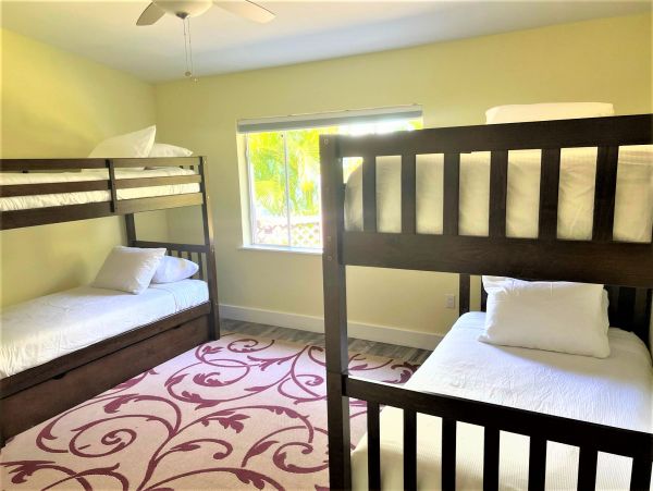 Holmes Beach Two Bedroom Duplex Few Blocks from Beach