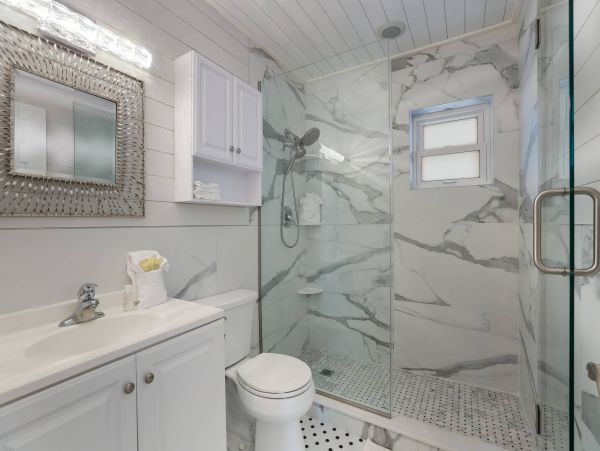 Holmes Beach Two Bedroom Duplex Few Blocks from Beach