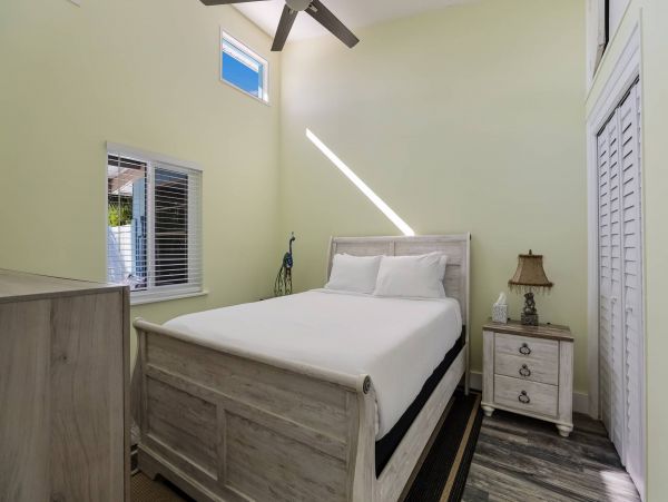 Holmes Beach Two Bedroom Duplex Few Blocks from Beach