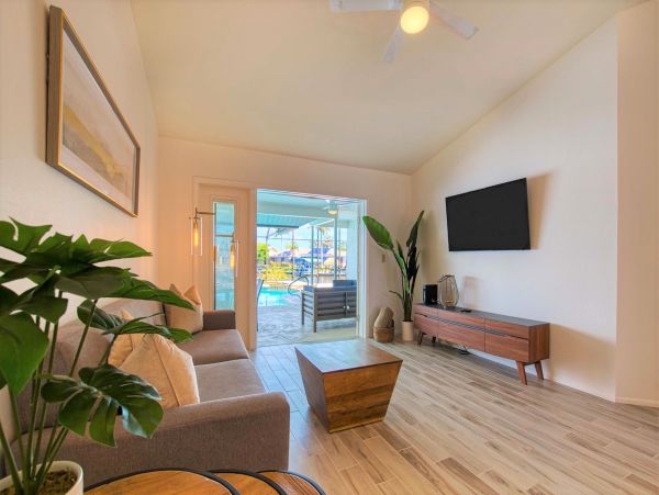 Four Bedroom Canal-Front Vacation Home in Cape Coral