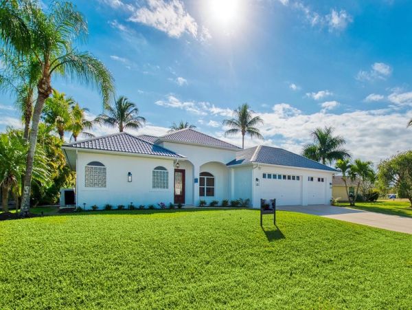 Luxury Cape Coral Vacation Home Three Bedroom