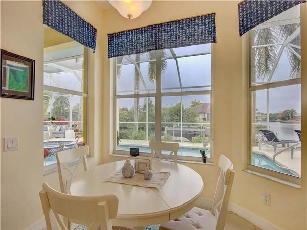 Lovely Four Bedroom Vacation Home in Cape Coral Sleeps 8