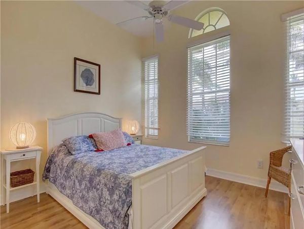 Lovely Four Bedroom Vacation Home in Cape Coral Sleeps 8