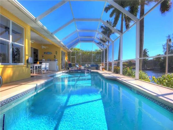 Lovely Four Bedroom Vacation Home in Cape Coral Sleeps 8