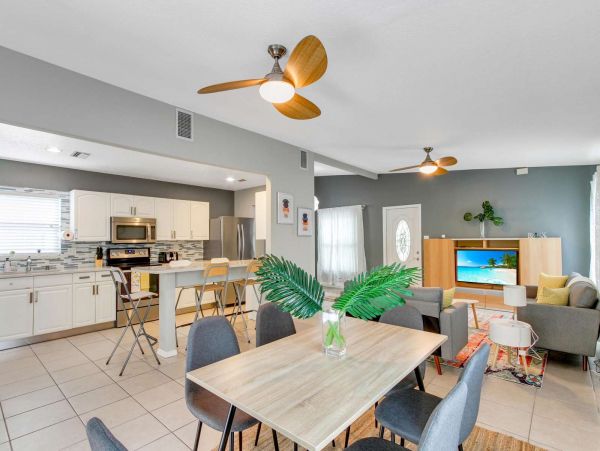 Sarasota Vacation Home Three Bedroom