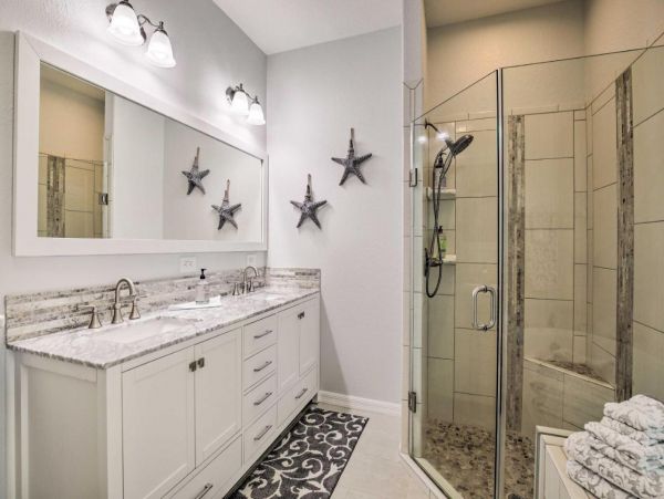 Charming Canalfront 3 Bedroom Home with Private Pool & Spa