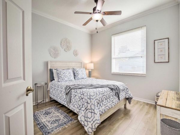 Charming Canalfront 3 Bedroom Home with Private Pool & Spa