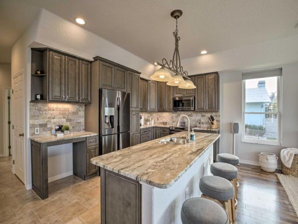 Charming Canalfront 3 Bedroom Home with Private Pool & Spa