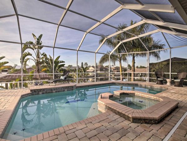 Charming Canalfront 3 Bedroom Home with Private Pool & Spa
