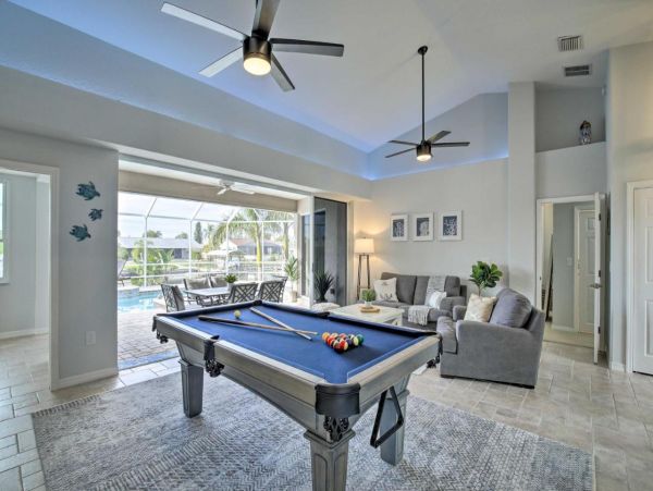 Charming Canalfront 3 Bedroom Home with Private Pool & Spa