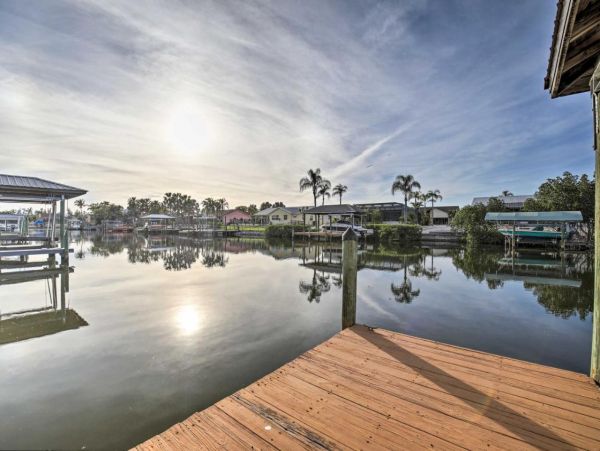 Charming Canalfront 3 Bedroom Home with Private Pool & Spa