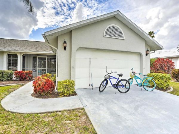 Luxury Cape coral Vacation Home Three Bedroom