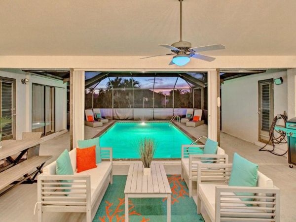 Luxury Cape coral Vacation Home Three Bedroom