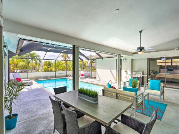 Luxury Cape coral Vacation Home Three Bedroom