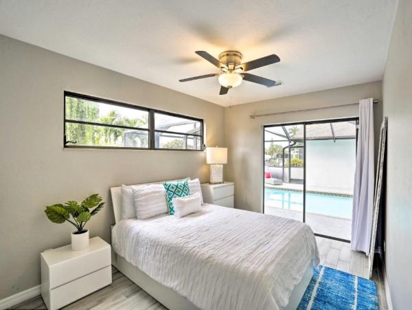 Luxury Cape coral Vacation Home Three Bedroom