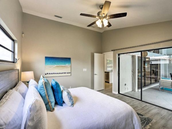 Luxury Cape coral Vacation Home Three Bedroom