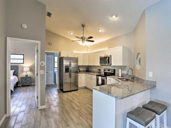 Luxury Cape coral Vacation Home Three Bedroom