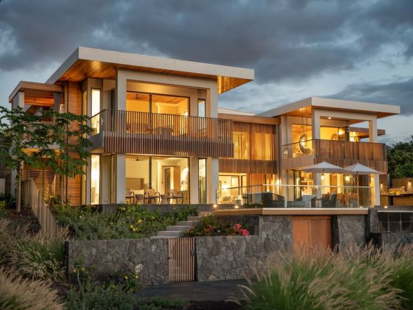 Luxury 6 Bedroom Home with Beautiful Views