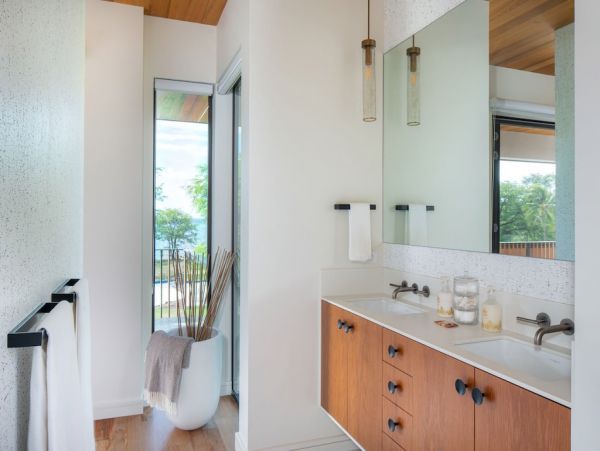 Luxury 6 Bedroom Home with Beautiful Views