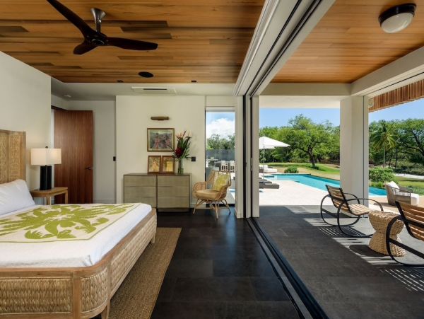 Luxury 6 Bedroom Home with Beautiful Views