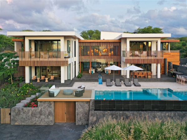Luxury 6 Bedroom Home with Beautiful Views