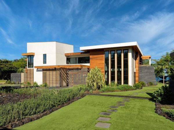 Luxury 6 Bedroom Home with Beautiful Views